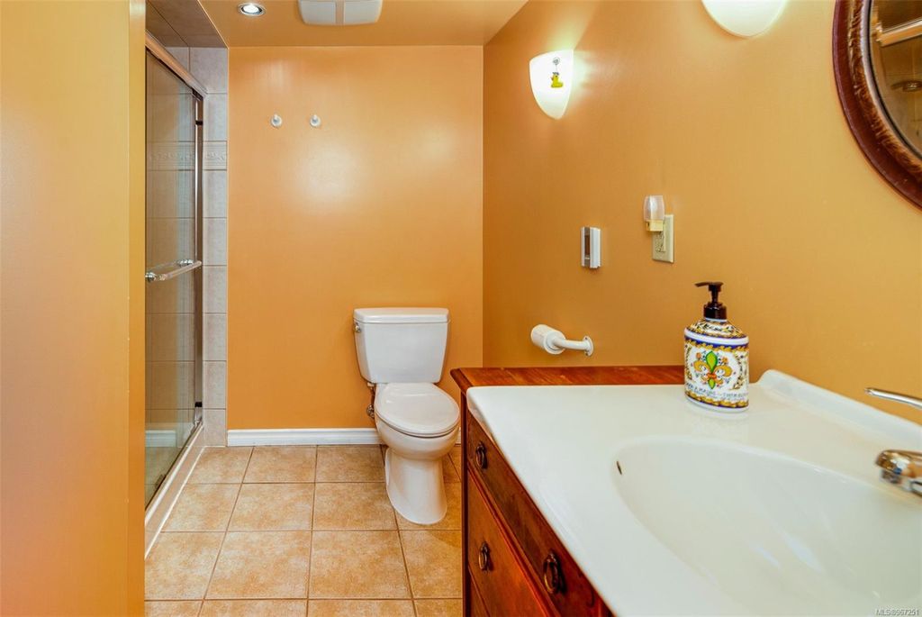 listing image 16043161513036182203