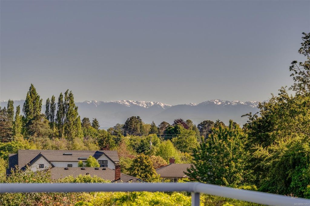 listing image 16044508033592815700