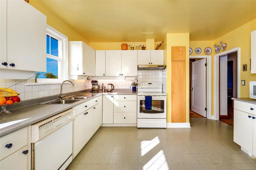 listing image 16049319534293419221