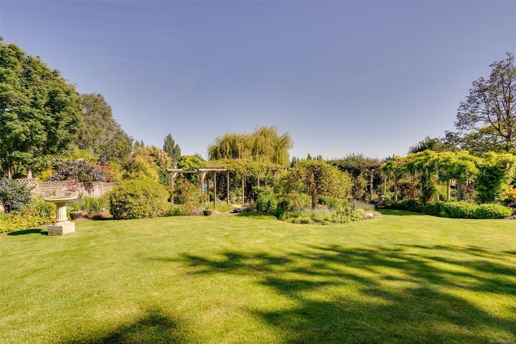listing image 16044484550904401868