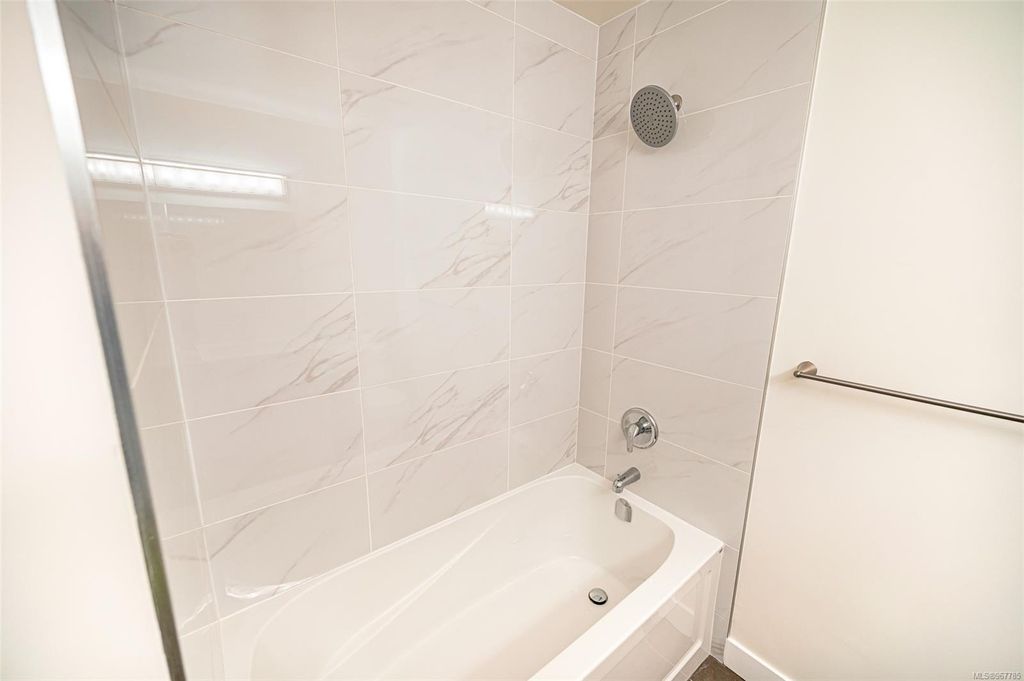 listing image 16044453985896933562