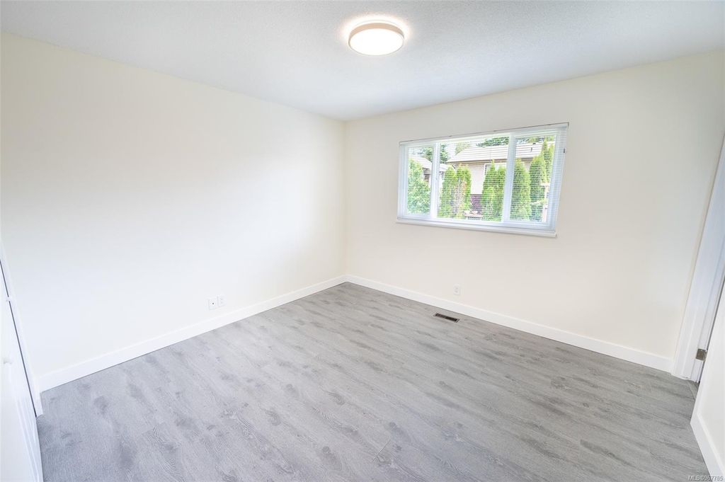 listing image 16045975616655356808