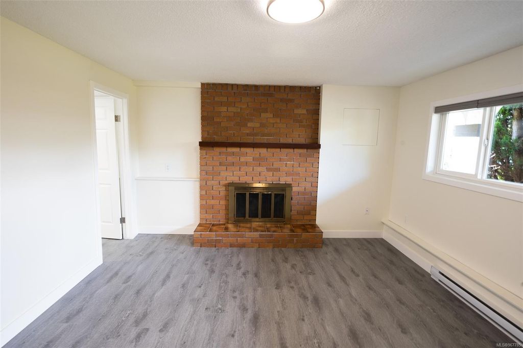 listing image 16040313728750443129