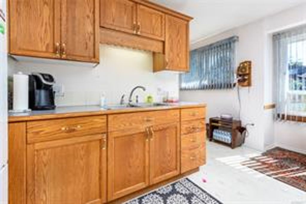 listing image 16043644496391159277