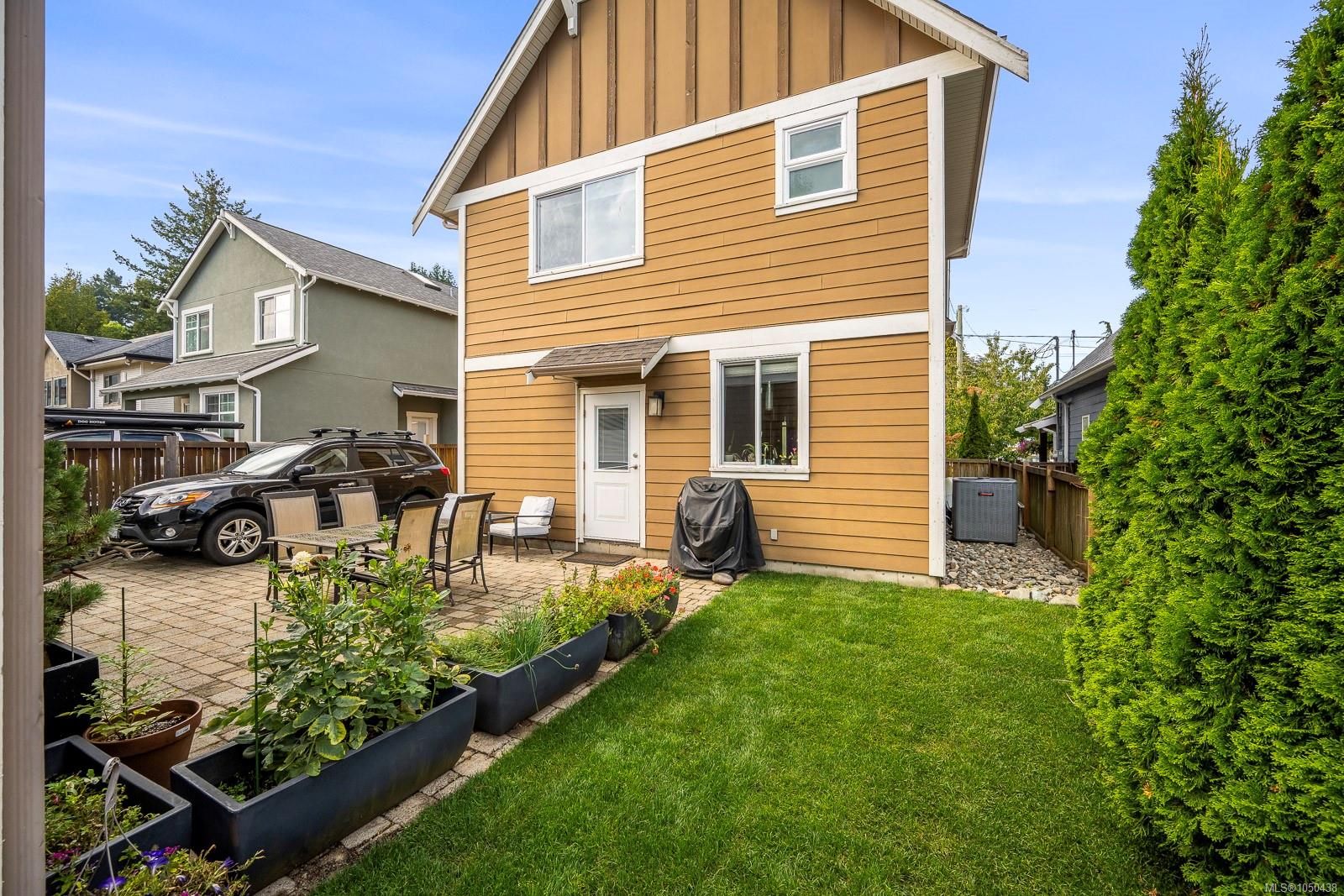 232 2nd St