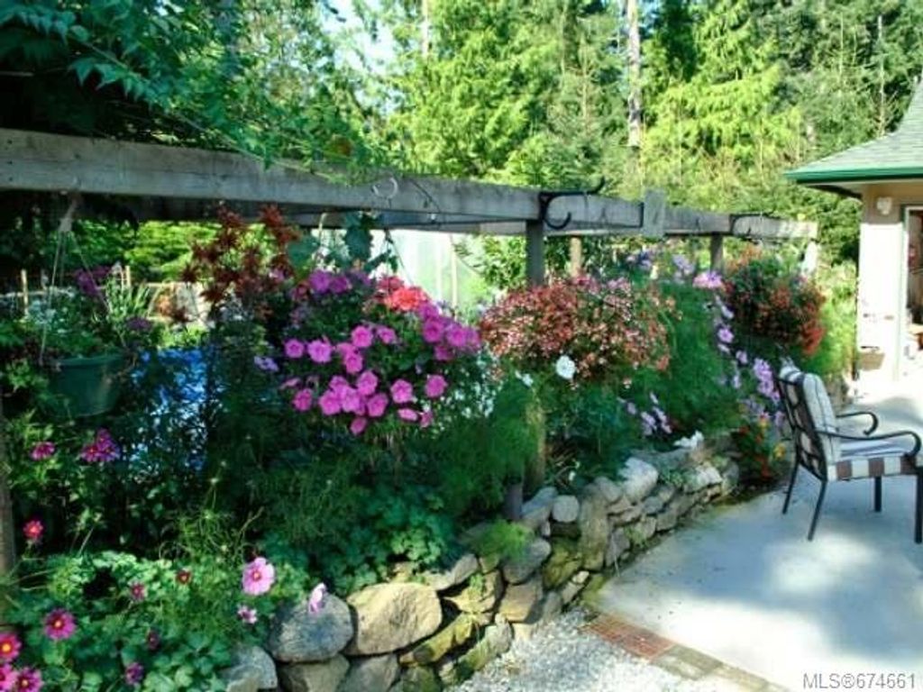 listing image 16047409946136845833