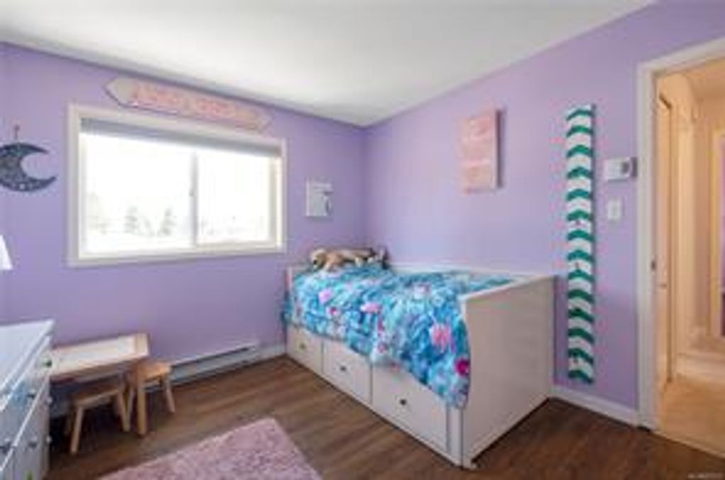 listing image 16040257467363780685