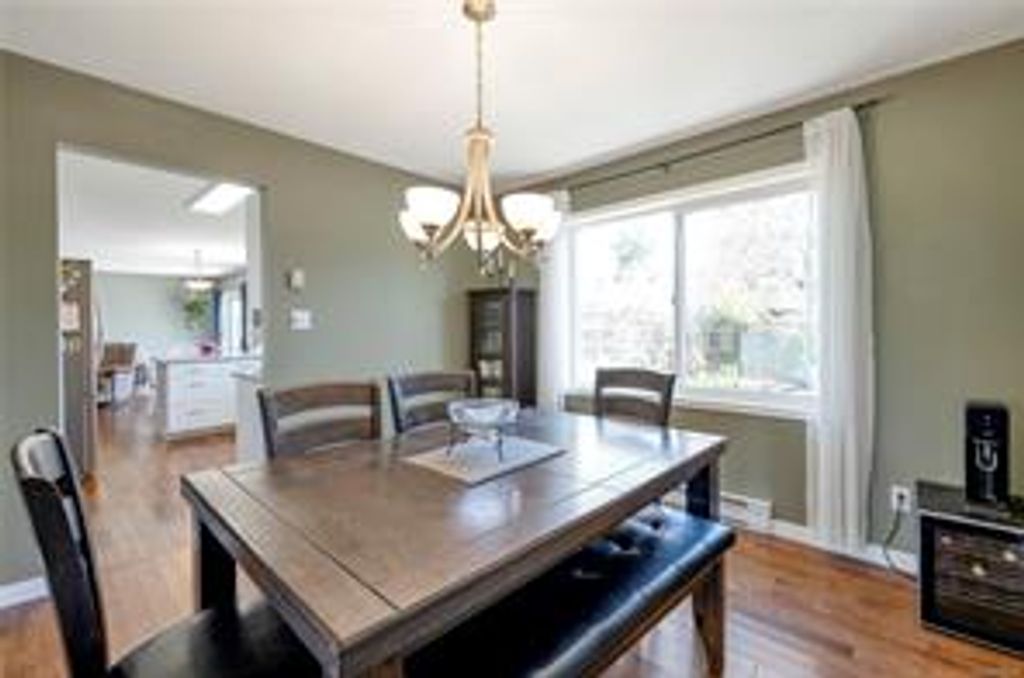 listing image 16048317693191522503