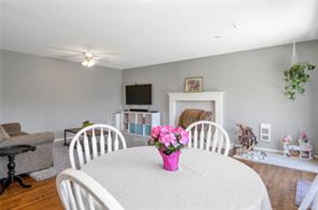 listing image 16041678730029584370