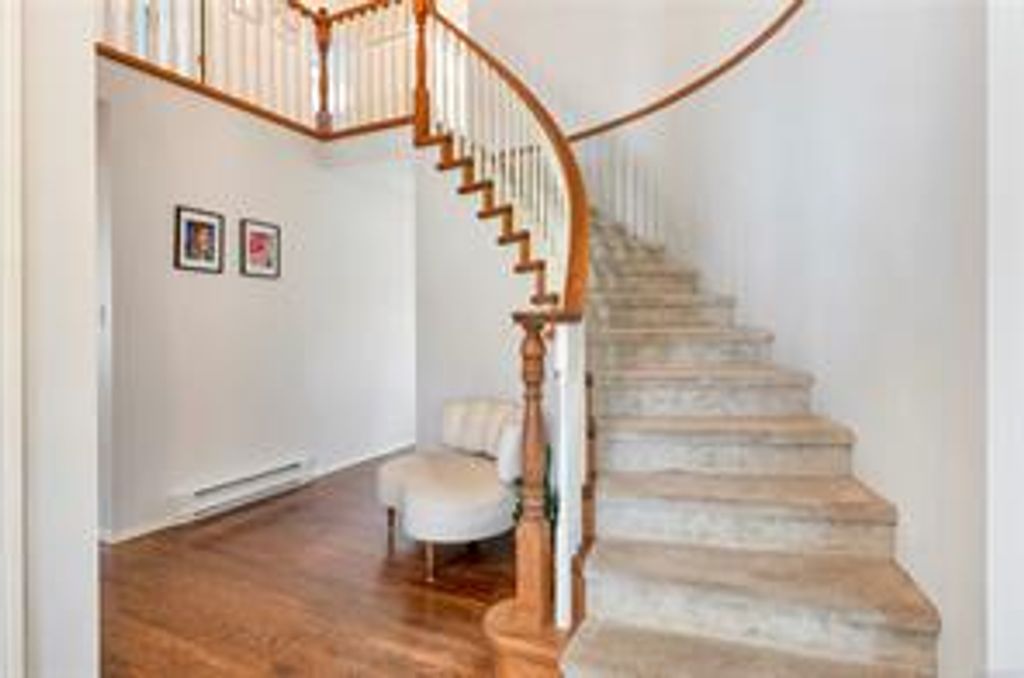 listing image 16045394838240639910