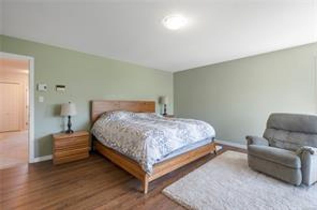 listing image 16040458595689614253
