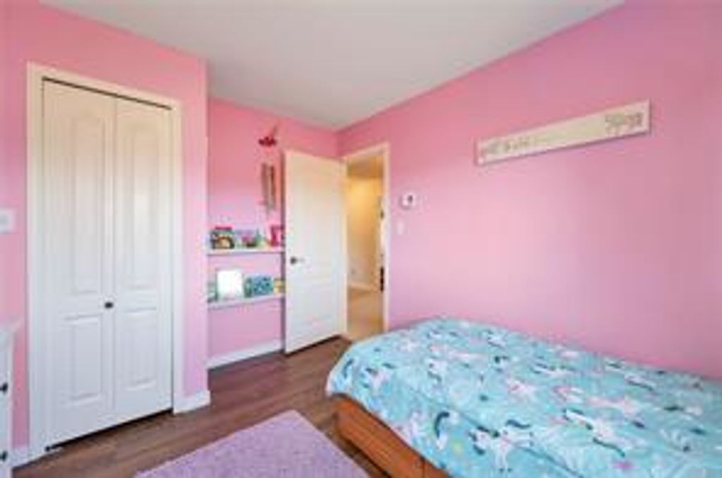 listing image 16042663133092288873