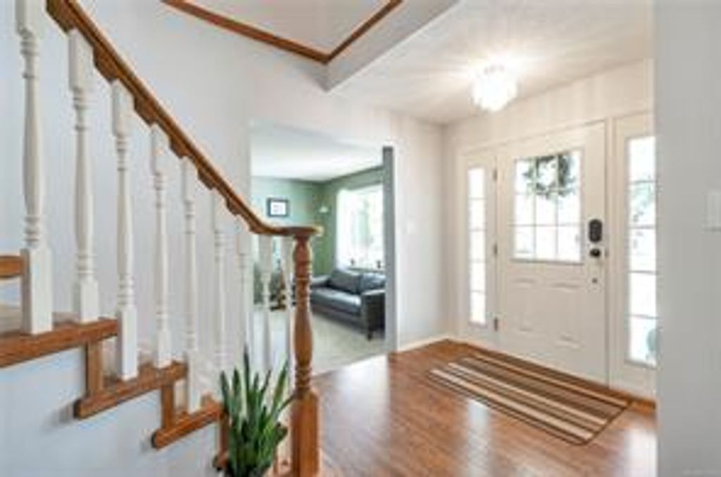listing image 16045871636140776687