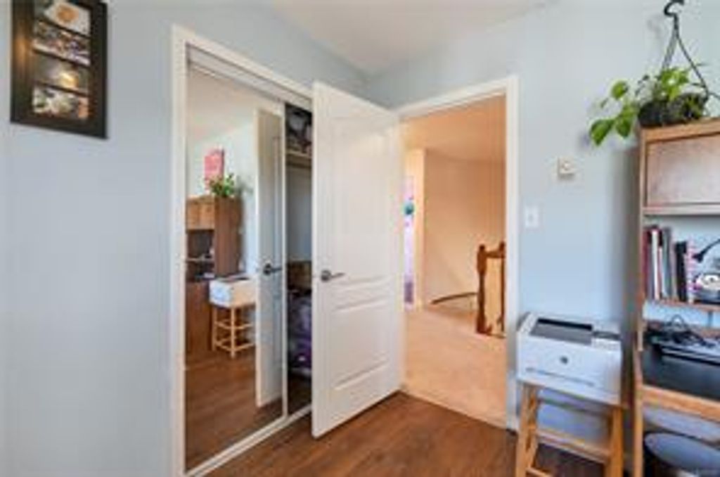 listing image 16040447481311200547