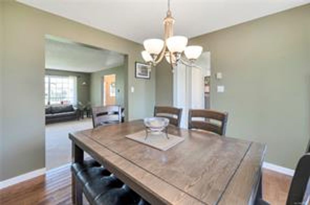listing image 16046572553758971972