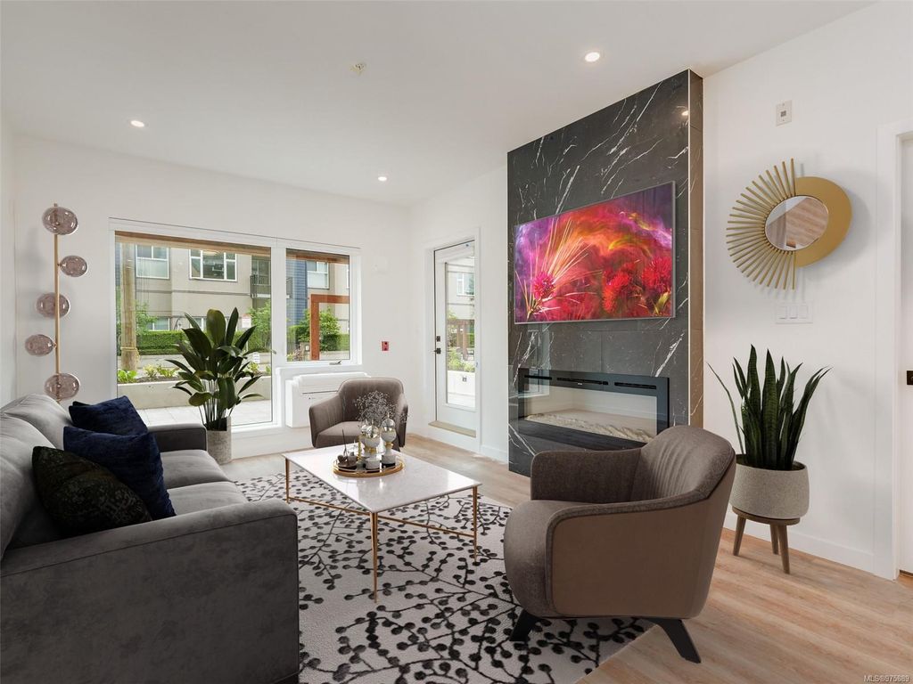 listing image 16041615216227680063