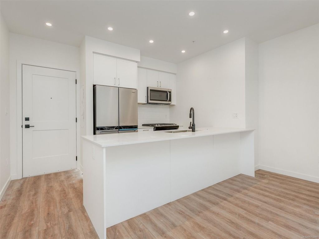 listing image 16047895671113353680