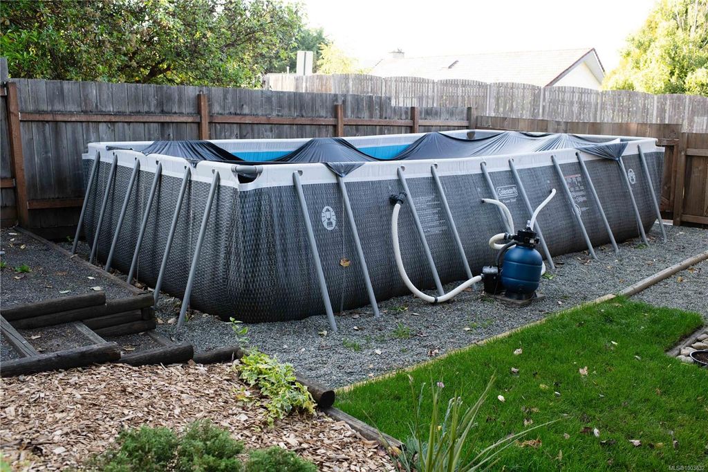 listing image 16049749236250825648