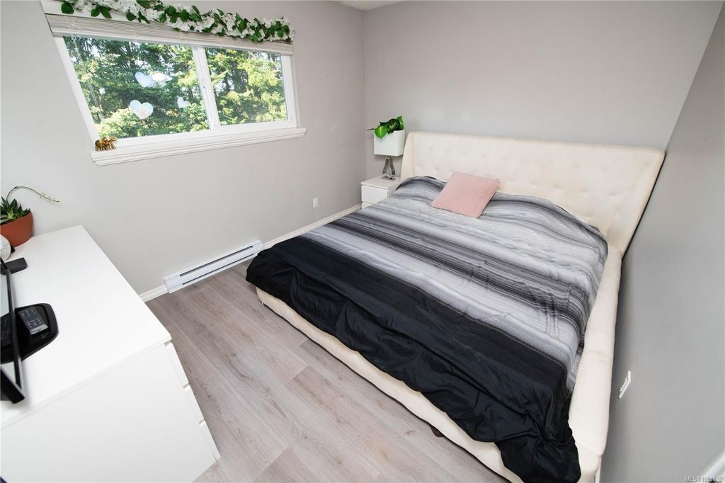 listing image 16042924233321226711