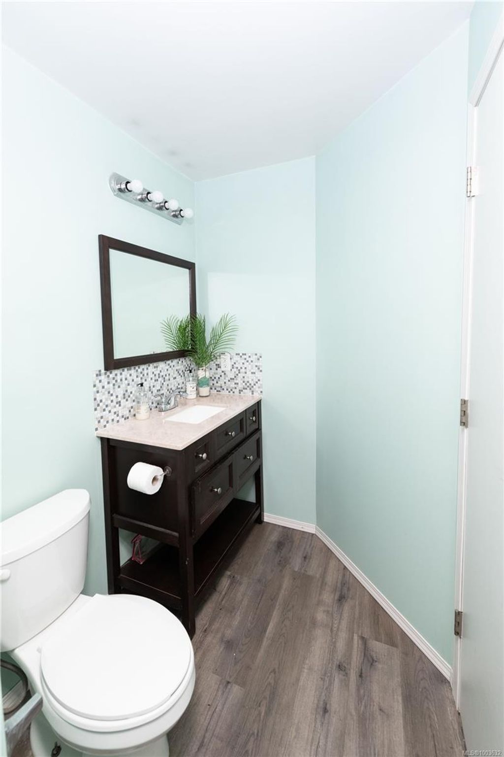 listing image 16041821957753153127