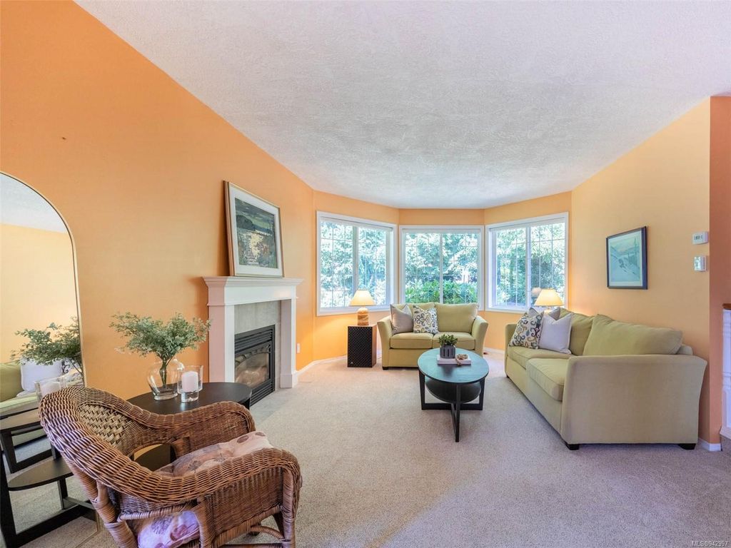 listing image 16049513457498725064