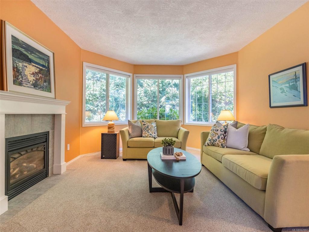 listing image 16047735298622446078