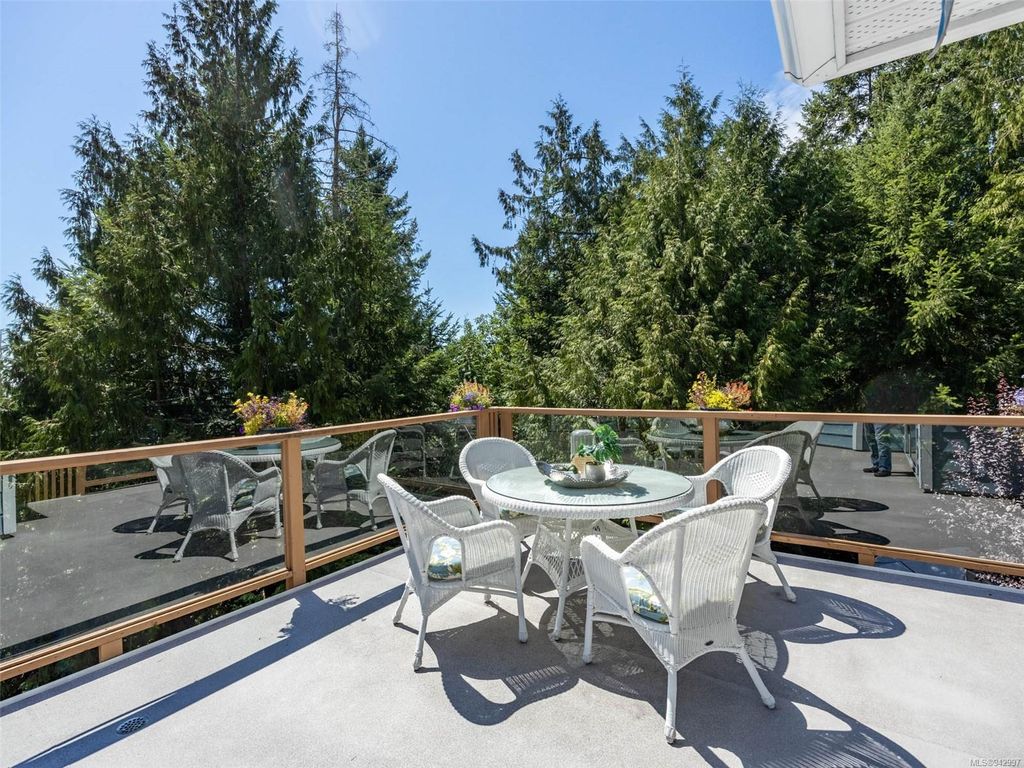 listing image 16041690264943543101