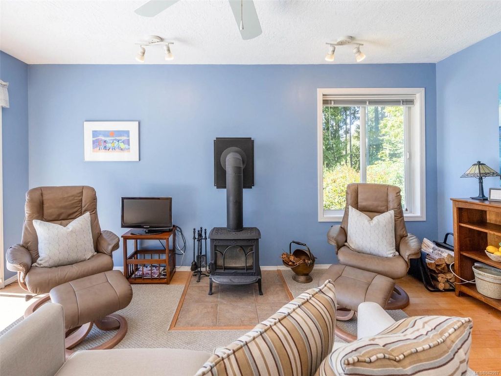 listing image 16043573226475425012