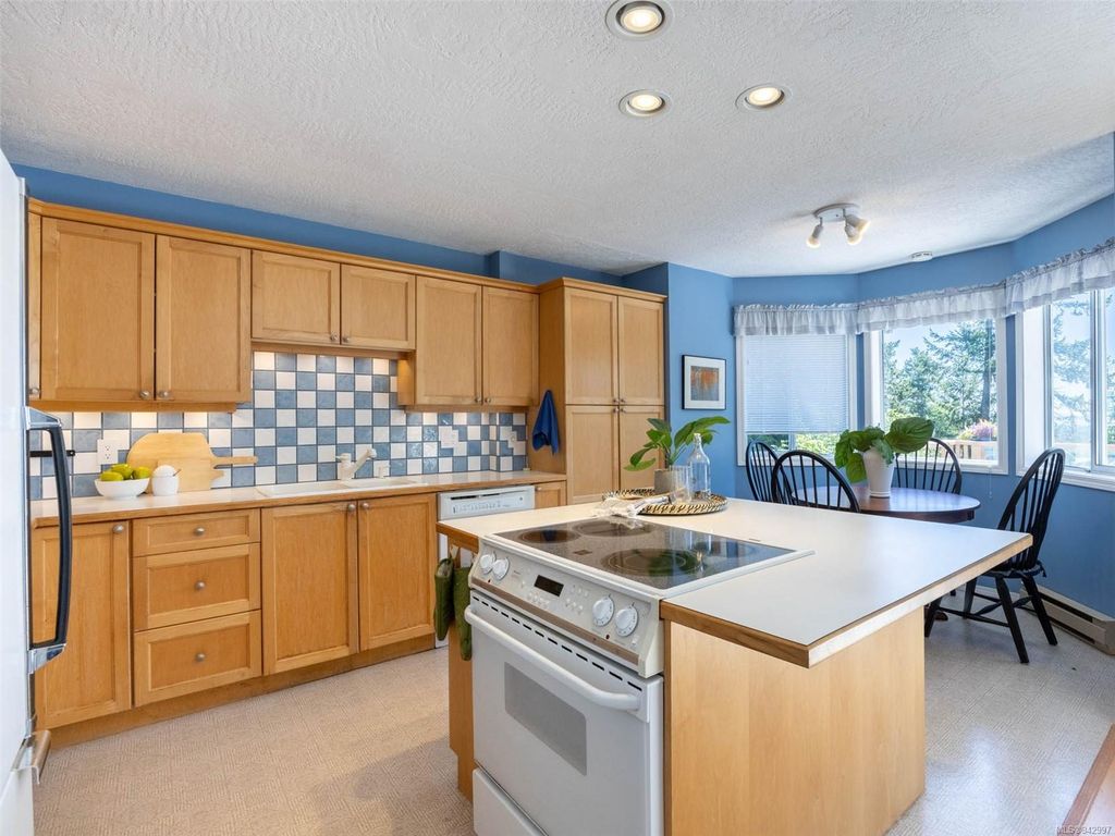 listing image 16043022087012810221