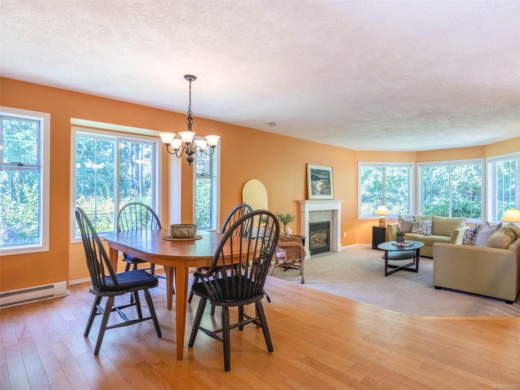 listing image 16044746452065292301