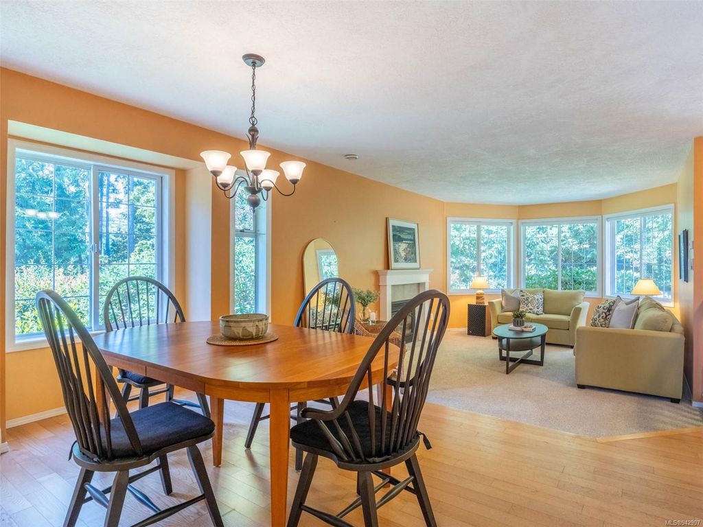 listing image 16041495228581455537