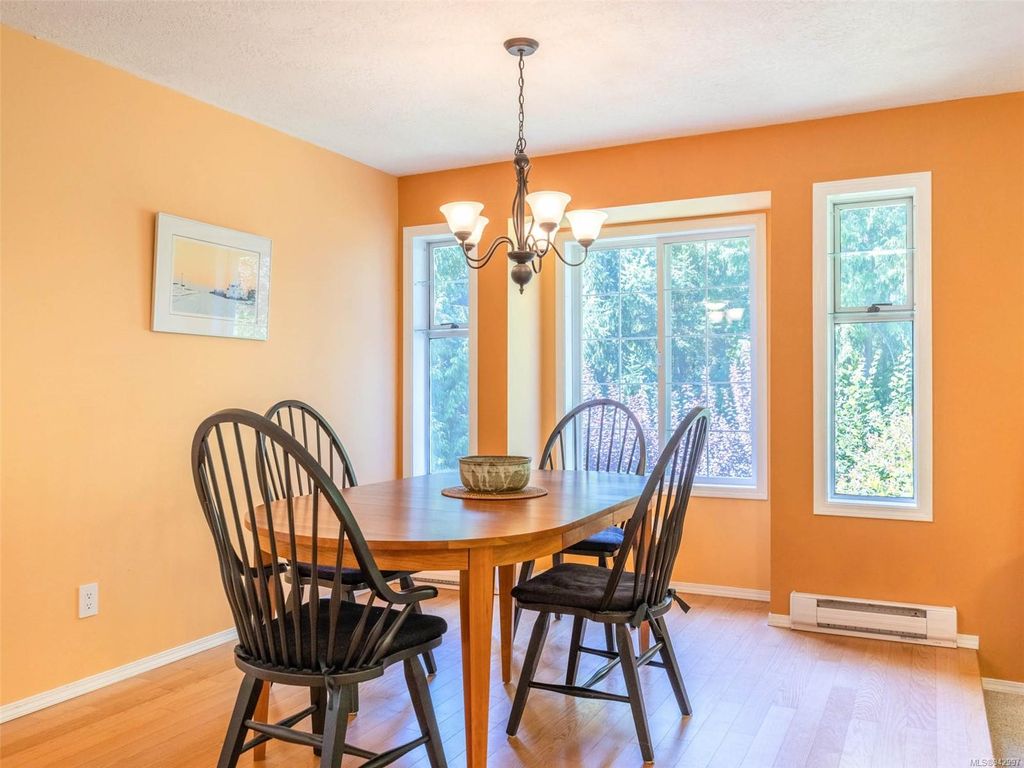 listing image 16049083441951115711