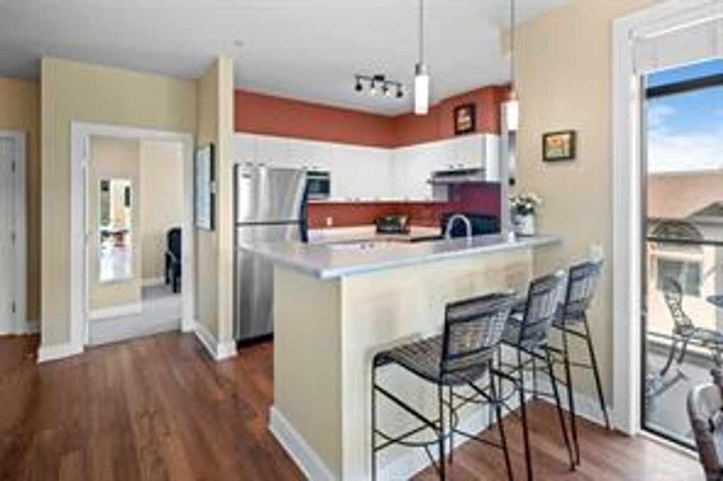 listing image 16043927389158