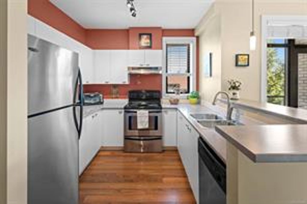 listing image 16042986461688