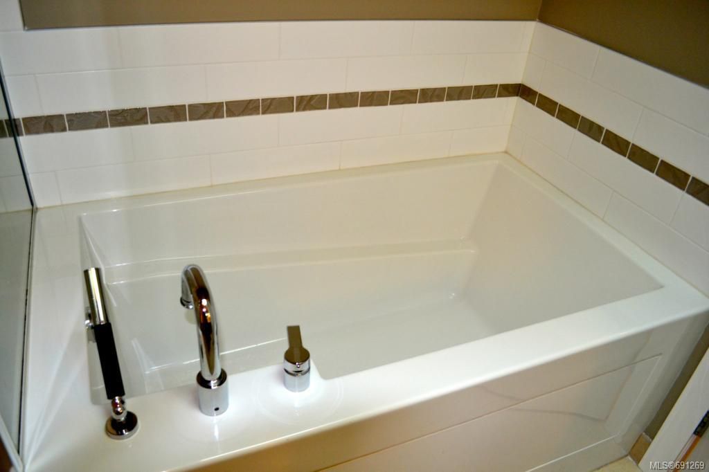 listing image 16049576819968381980