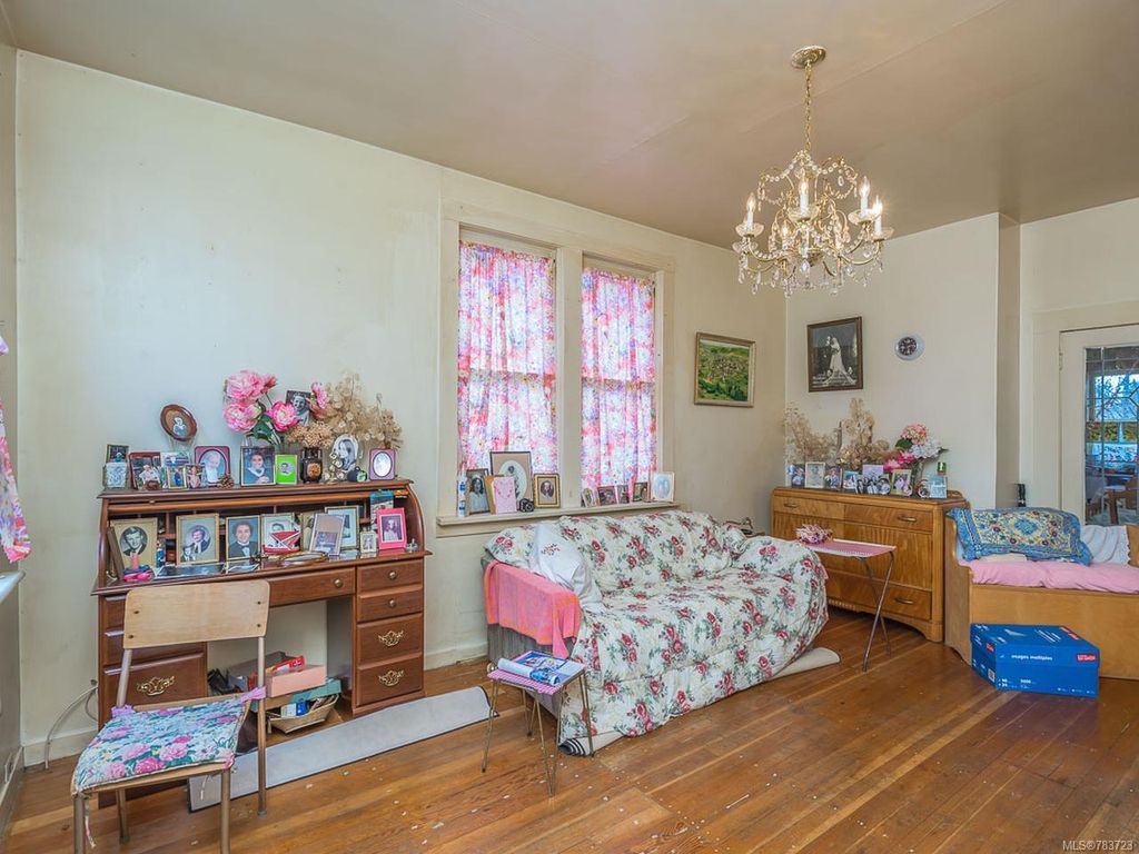 listing image 16049804053642237138