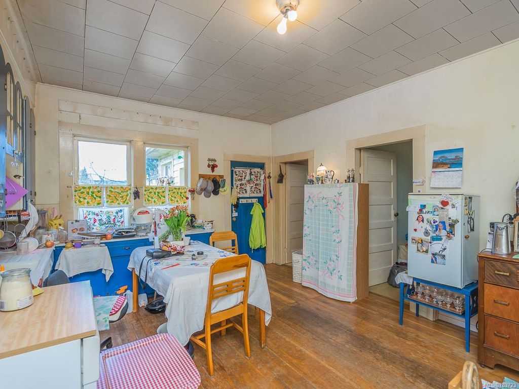 listing image 16048001465093479331