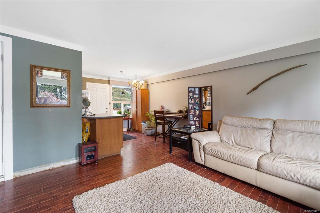 listing image 16049331198662231029