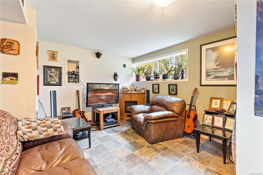 listing image 16042316235712301947