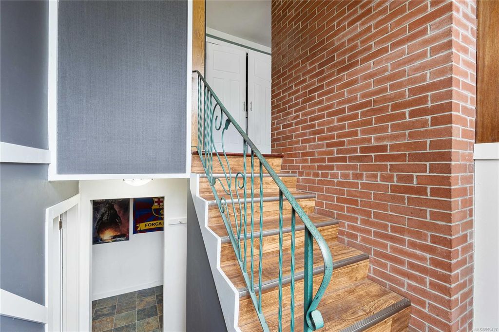 listing image 16046581461457295946