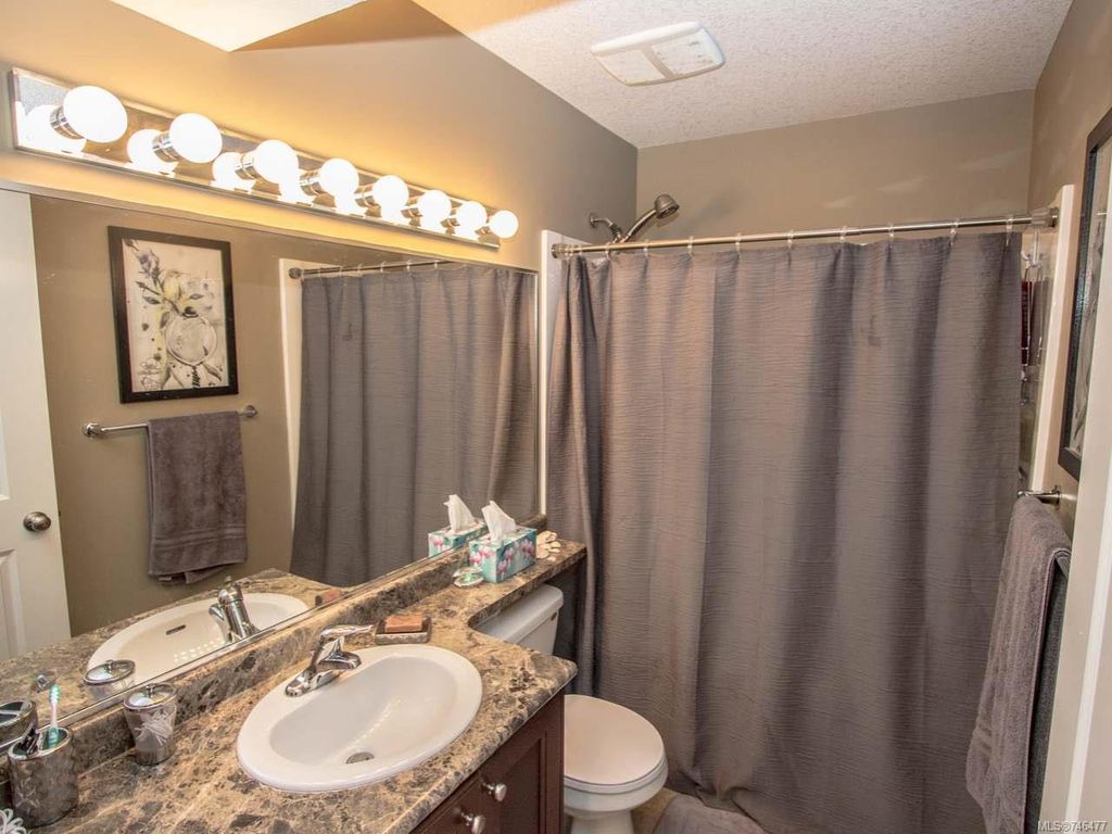 listing image 16048916223361042429