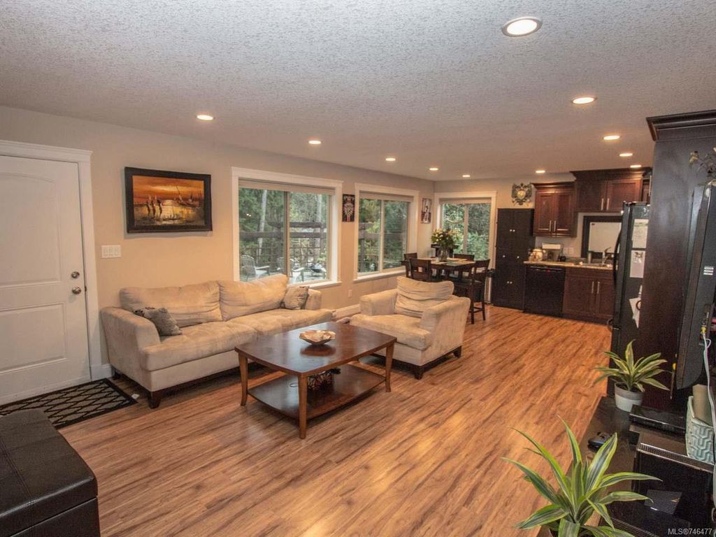 listing image 16047809451176340907