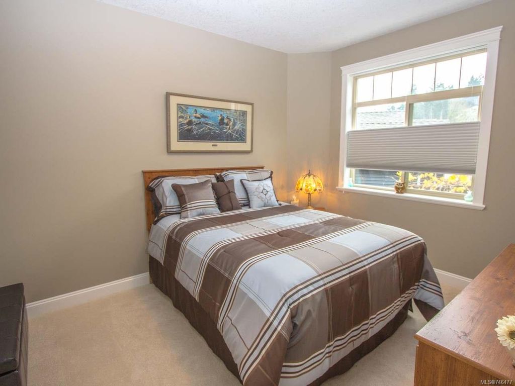 listing image 16047919413856037119