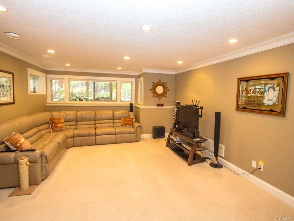 listing image 16044593027278377056