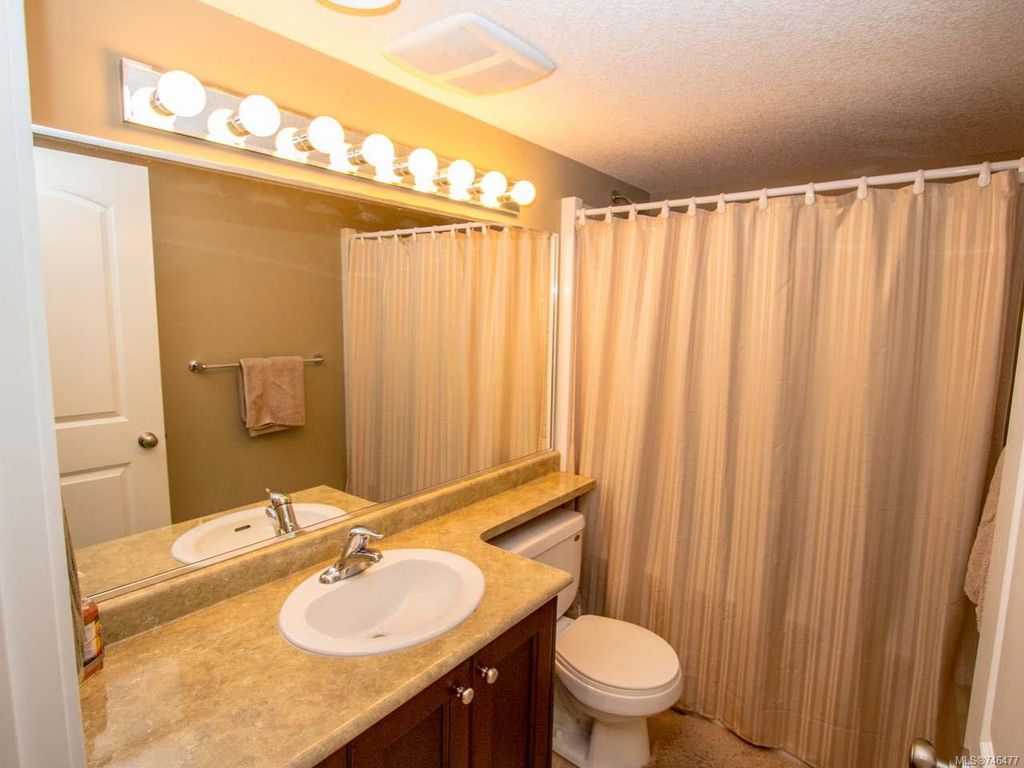 listing image 16049826450246632856