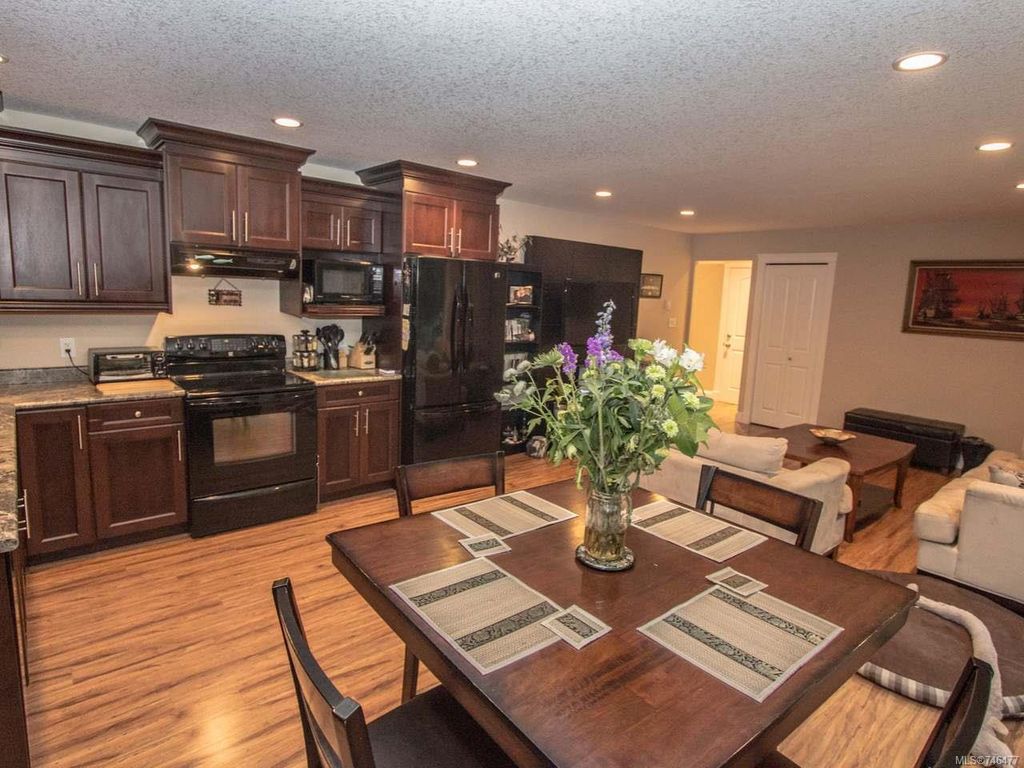 listing image 16044804127401985125