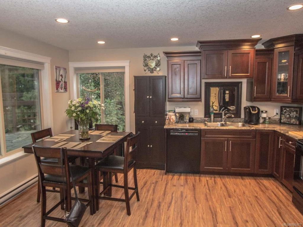 listing image 16047205780996080479