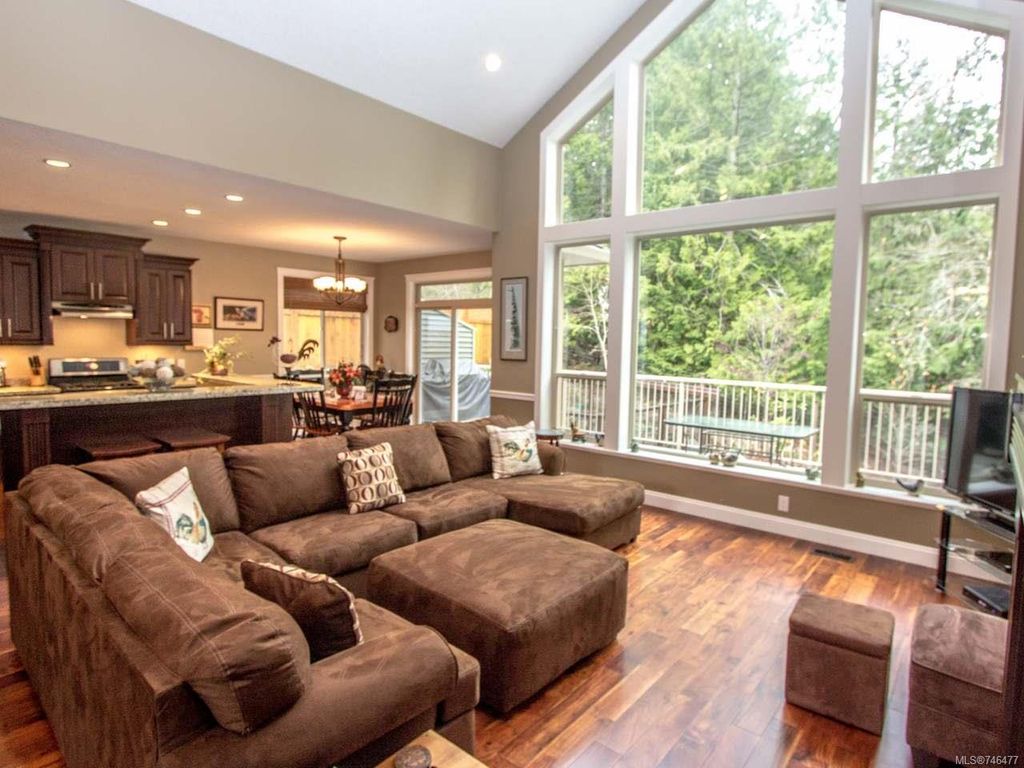 listing image 16048443782318882097