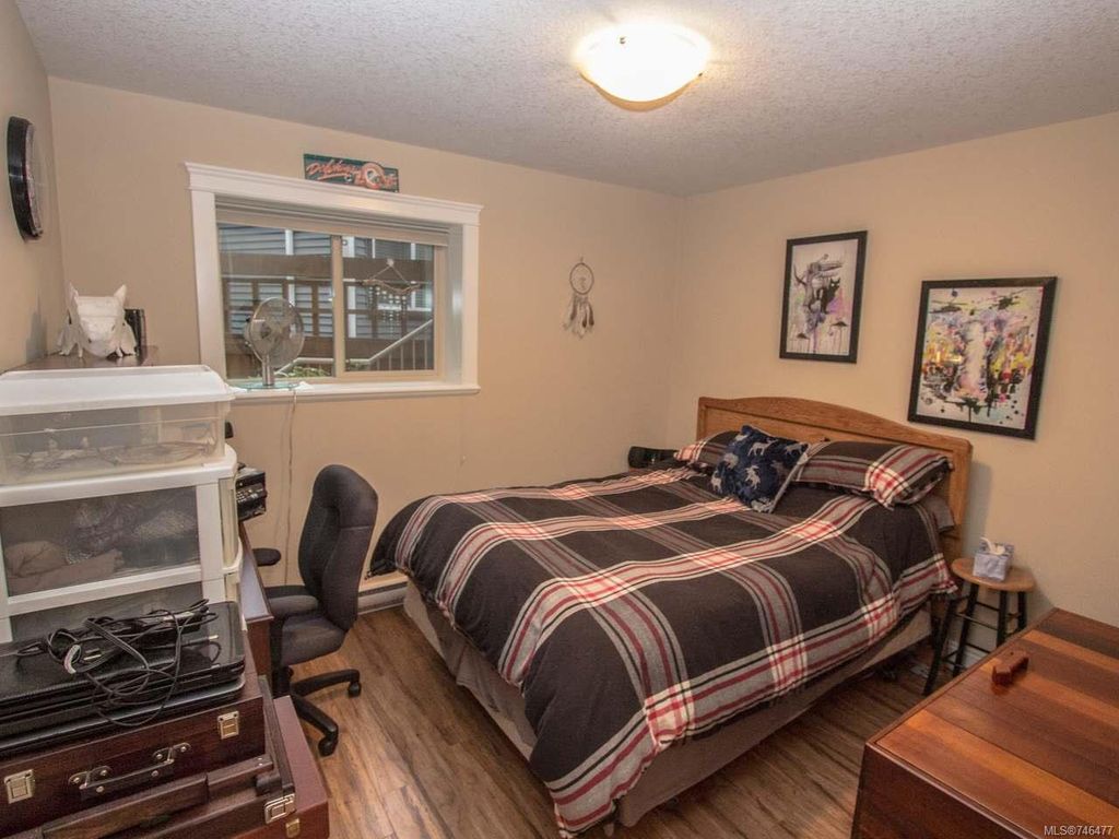 listing image 16047576603415521065