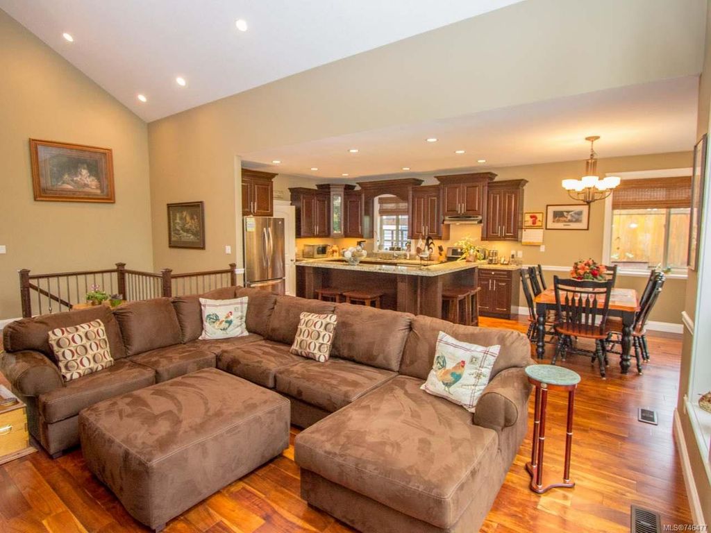 listing image 16046371542559080986